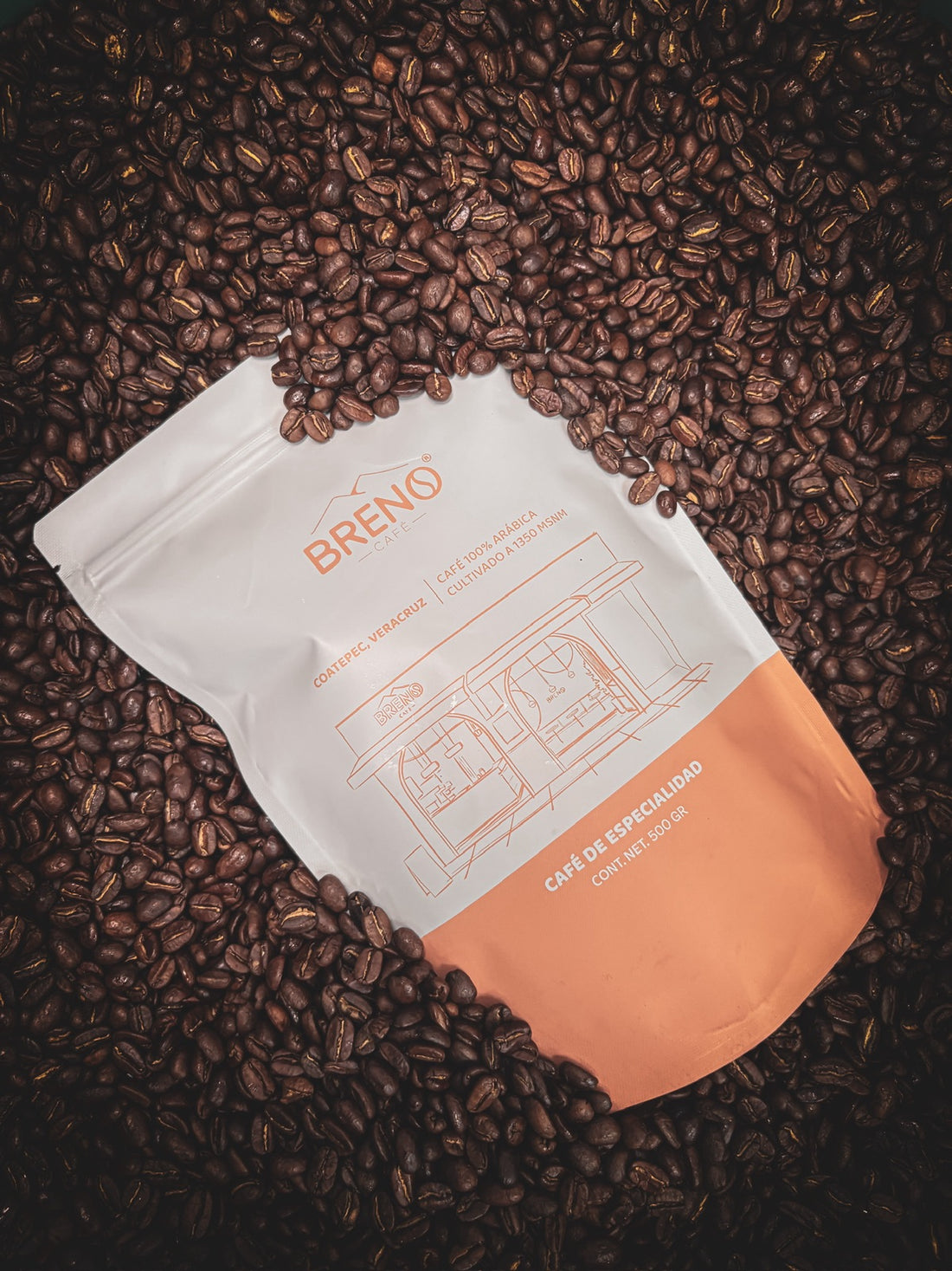 Bolsa de Café Breno de 500 g sobre granos tostados